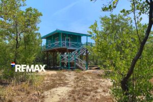 Happy Hideaway Home Exterior