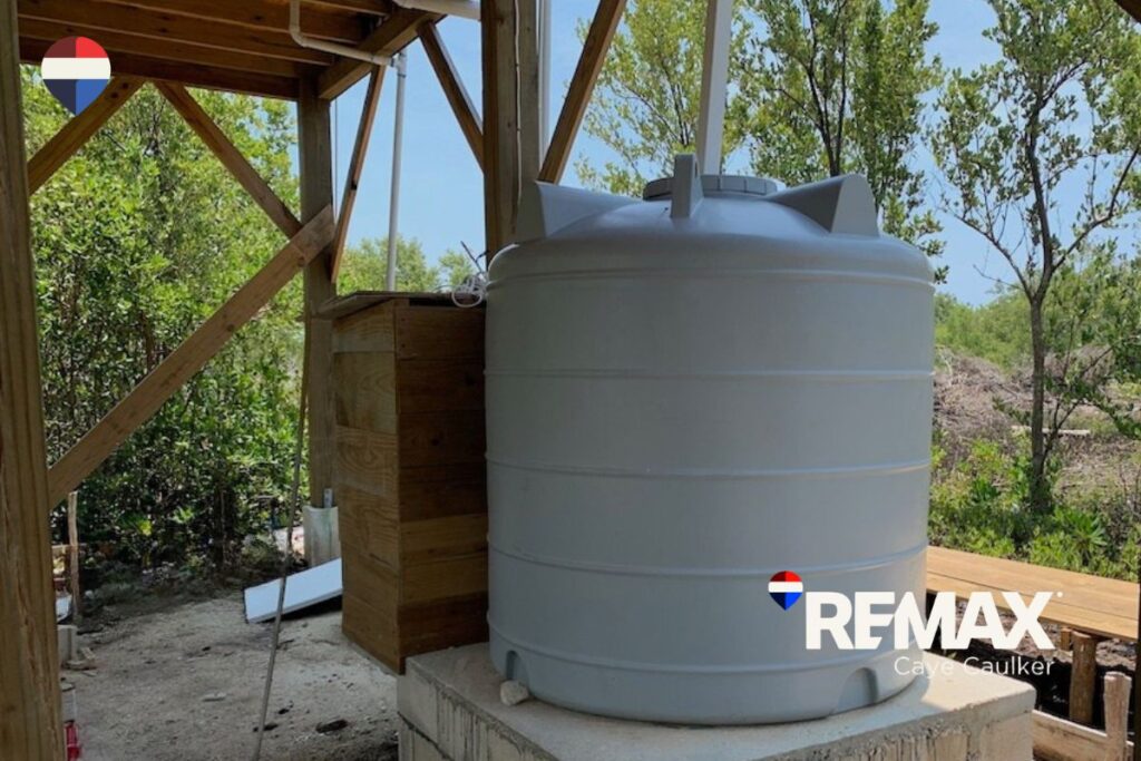 Rainwater catchment and cistern system in Belize